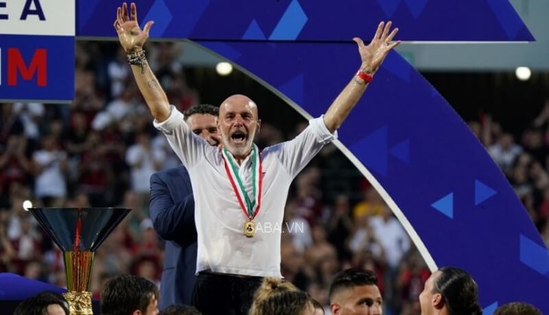 Milan vô địch mùa 2021/22