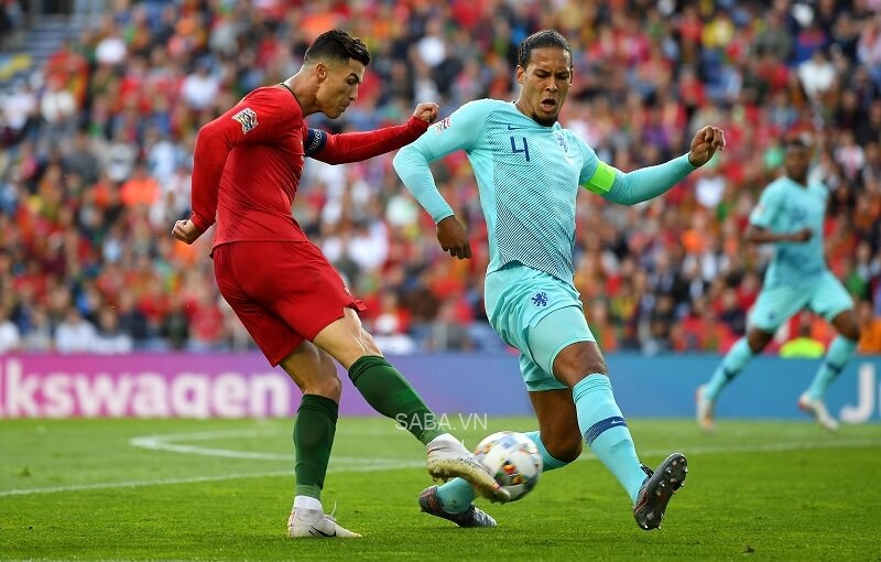 Van Dijk không quá khâm phục Ronaldo.