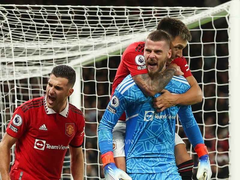 De Gea vừa giúp Man United có trọn 3 điểm trước Búa tạ