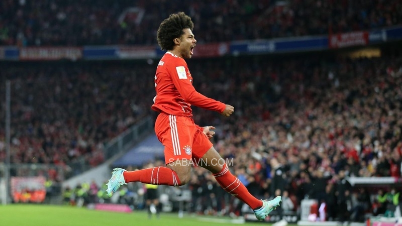 Cú hattrick của Serge Gnabry là điểm nhấn chính 