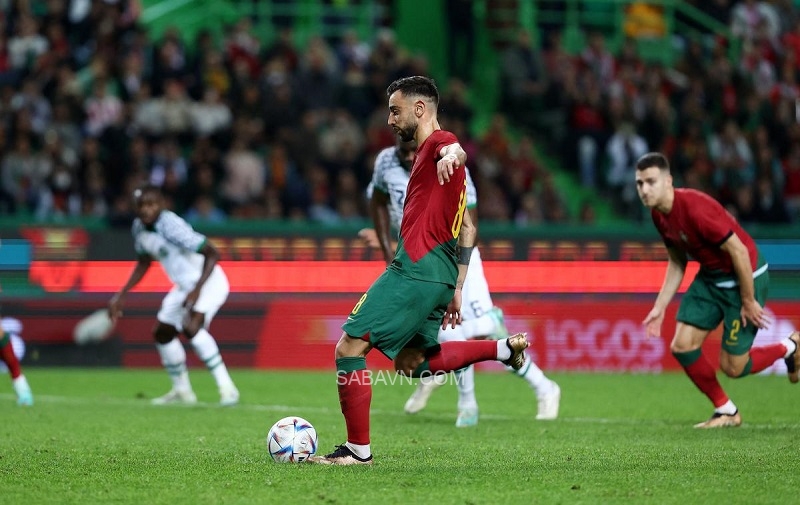 Bruno Fernandes ghi 2 bàn trong hiệp một