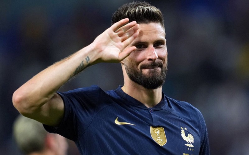 Làm nên lịch sử, Giroud nhận 'mưa lời khen' từ đội trưởng