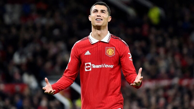 Man United chấm dứt hợp đồng trước thời hạn với Ronaldo