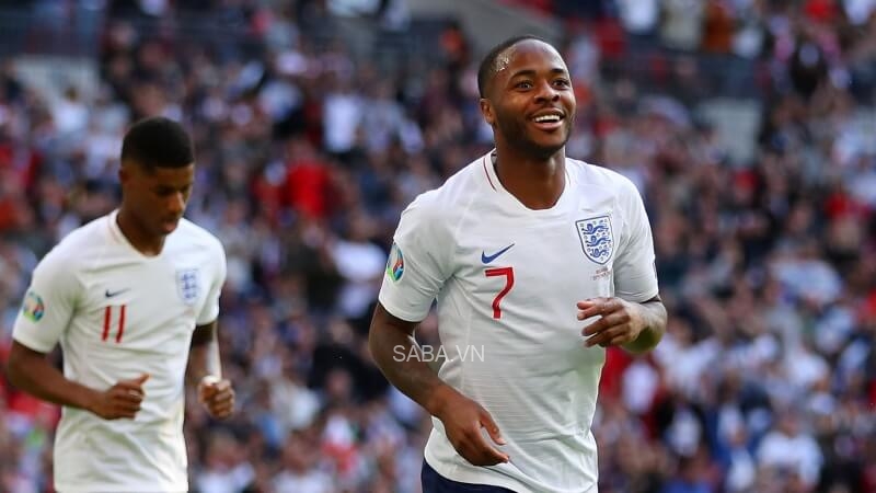 Sterling là cái tên quan trọng trong cách vận hành lối chơi tuyển Anh