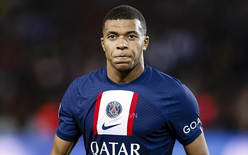 Mbappe quyết định ở lại PSG thay vì gia nhập Real