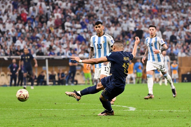 Mbappe lập cú đúp chóng vánh để quân bình tỷ số cho ĐT Pháp