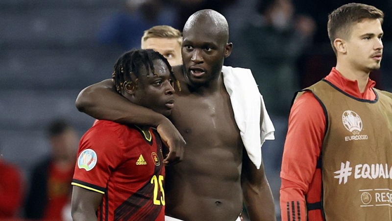 Doku bênh vực Lukaku