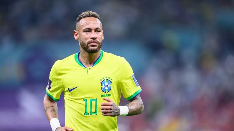 Neymar được khuyên nên học Messi cách rê bóng