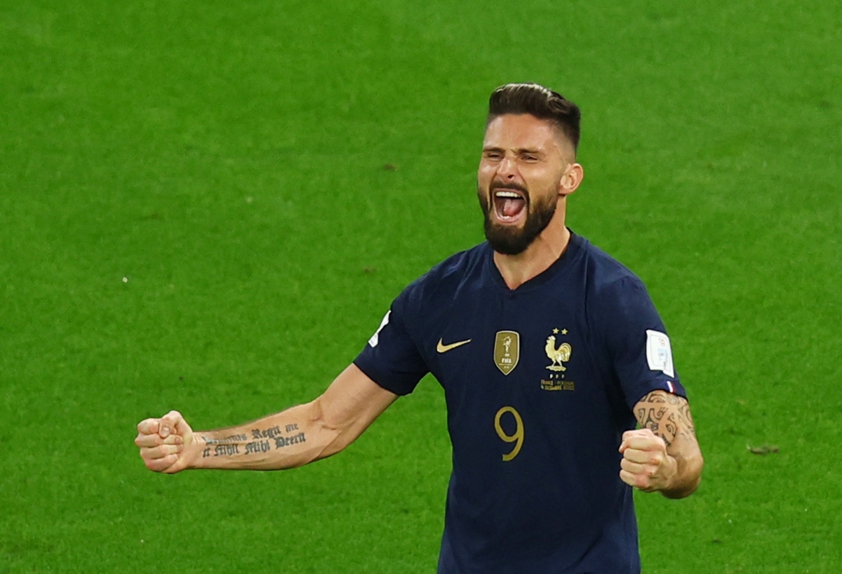 Giroud mở tỷ số cho ĐT Pháp ở cuối hiệp một