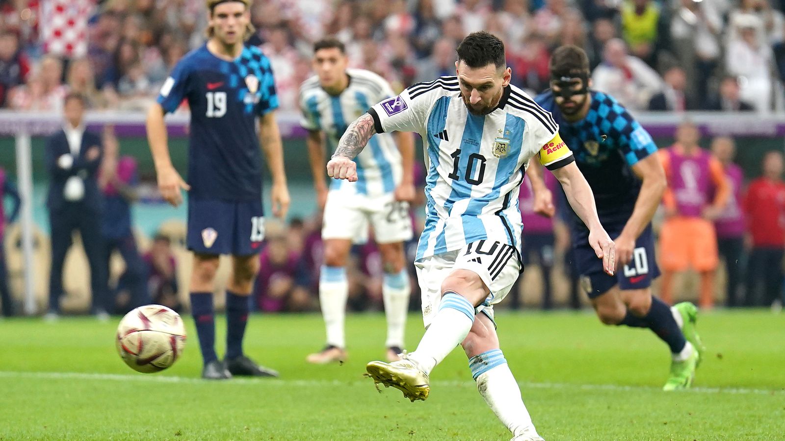 Messi là tay săn bàn vĩ đại nhất của Argentina tại World Cup