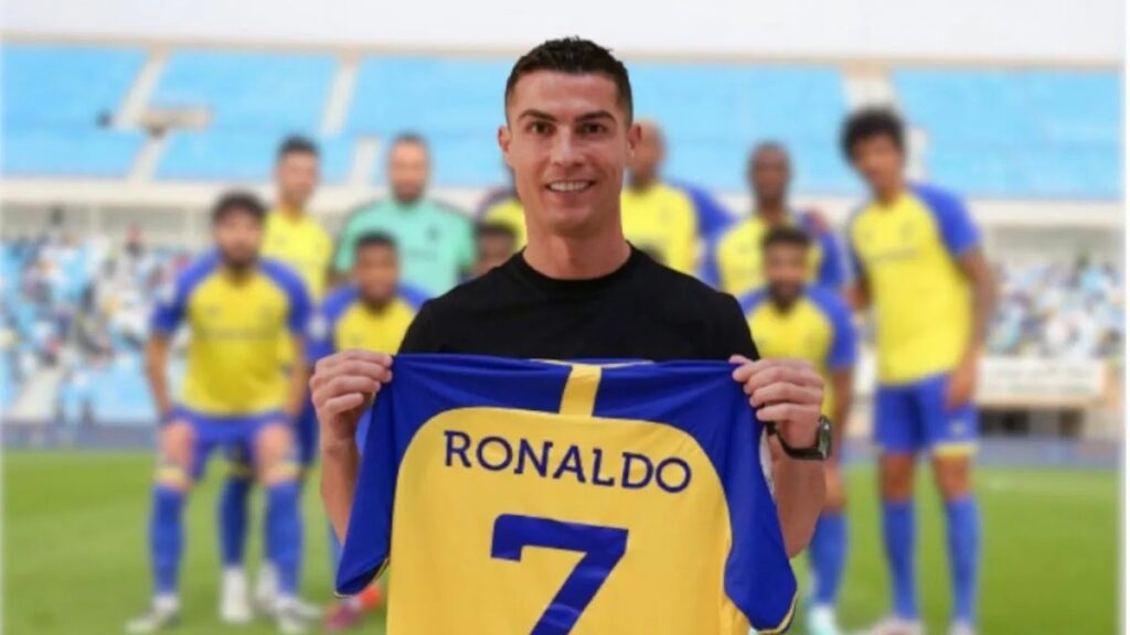 Ronaldo kiếm bộn tiền với thương vụ chuyển sang Al Nassr