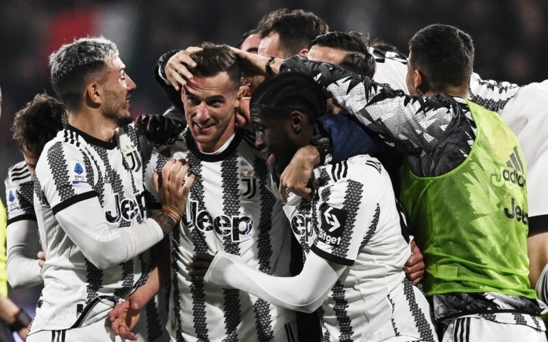 Juve nhảy vọt lên vị trí thứ 2