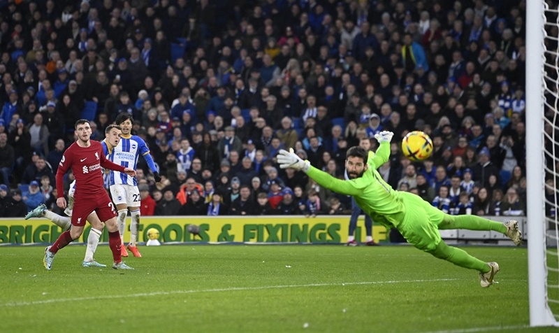 Solly March có ngày thi đấu chói sáng với cú đúp 