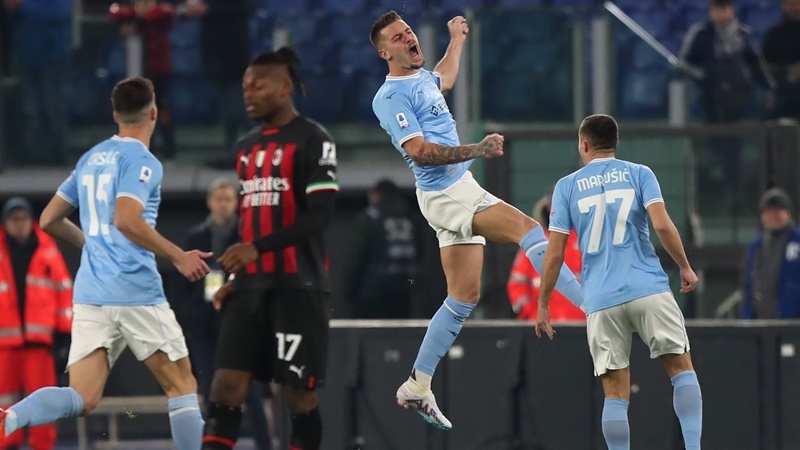 Lazio nghiền nát Milan ngay trong hiệp 1