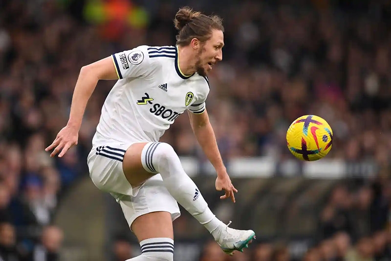 Hai đội cầm chân nhau trên sân Elland Road