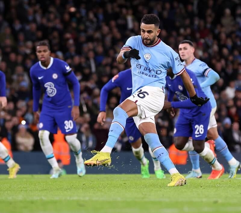 Mahrez là ngôi sao sáng nhất Etihad vào tối qua