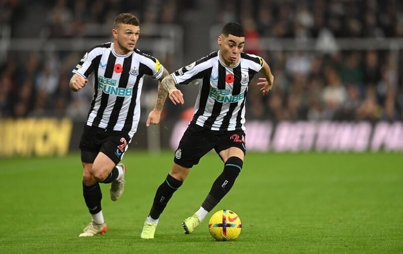 Almiron và Newcastle đang bay cao