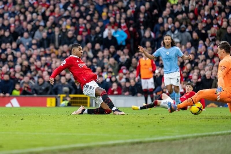 Rashford tiếp tục nổ súng