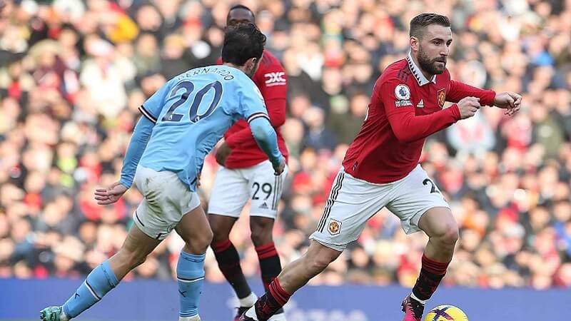 Luke Shaw chơi rất ấn tượng trước Man City