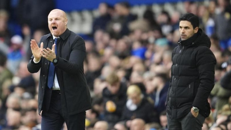 Dyche đã chiến thắng Arteta trong ván cờ tại Goodison Park