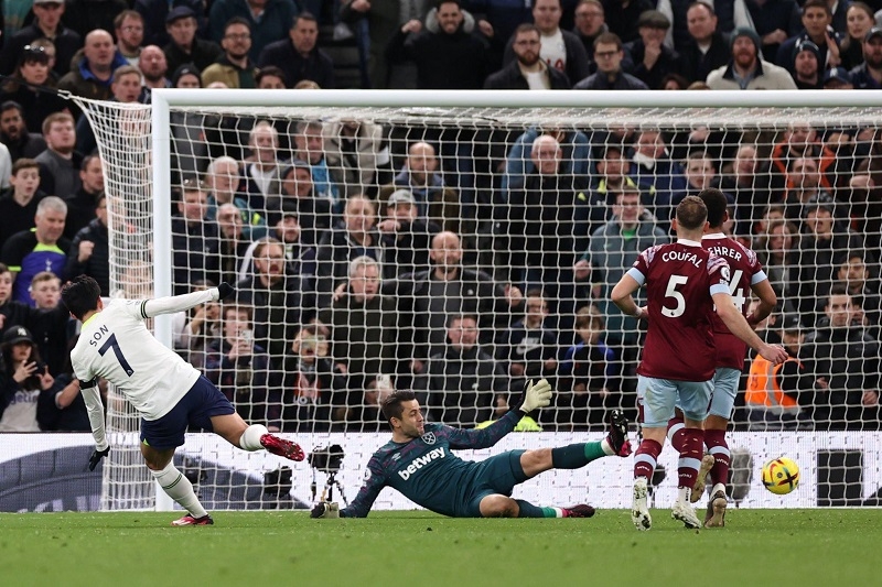 Son Heung-min đã có 4 bàn tại Premier League mùa này khi vào sân từ băng ghế dự bị