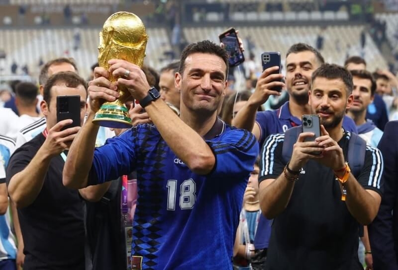 Scaloni đưa Argentina lên đỉnh thế giới