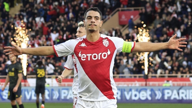 Ben Yedder tỏa sáng với cú đúp 