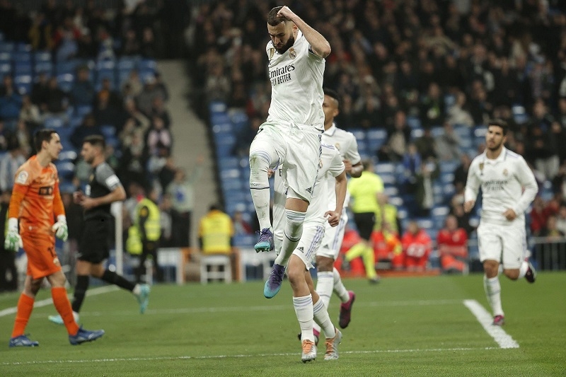 Đại thắng Elche, Real Madrid thu hẹp khoảng cách với Barca xuống còn 8 điểm