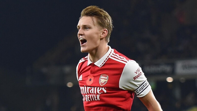 Martin Odegaard bay cao cùng Arsenal tại Premier League