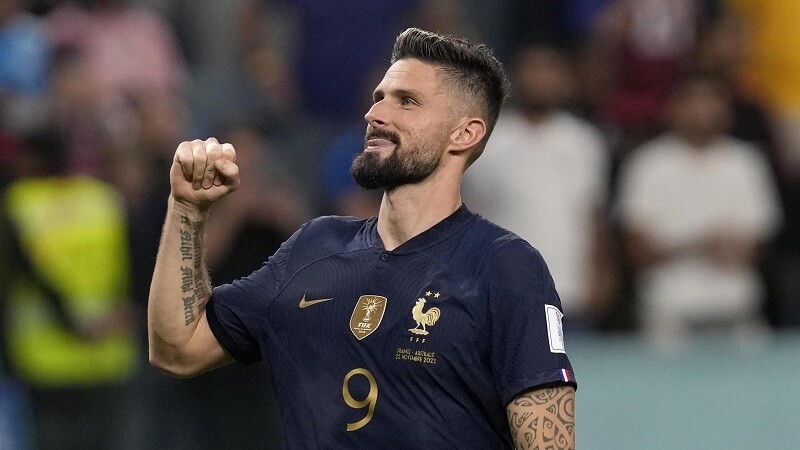 Giroud chưa muốn chia tay ĐTQG