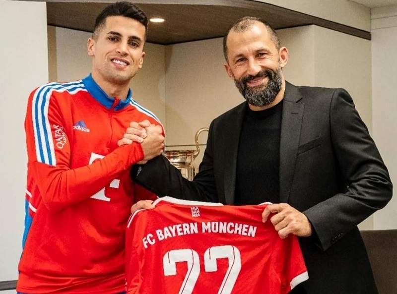 Bayern không tốn phí để có được Cancelo trong nửa mùa