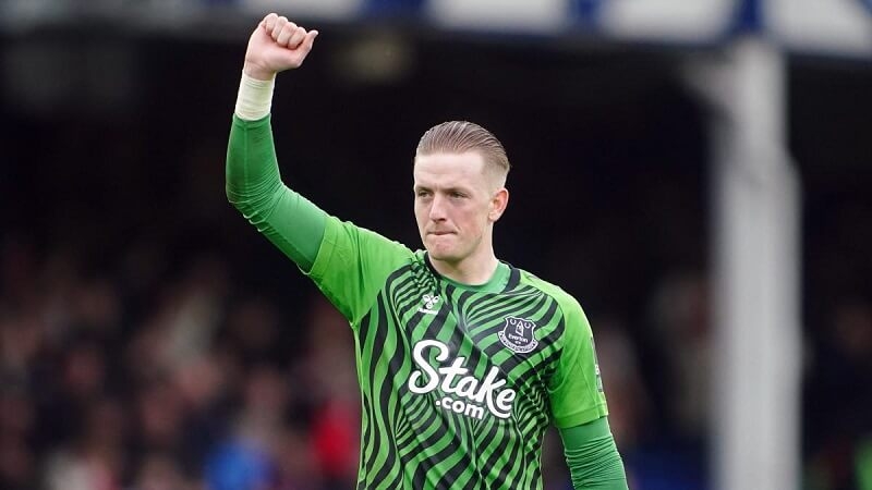 Pickford đã được liên kết với những Man United hay Tottenham