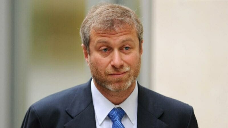 Lệnh trừng phạt Abramovich khiến Chelsea liên lụy