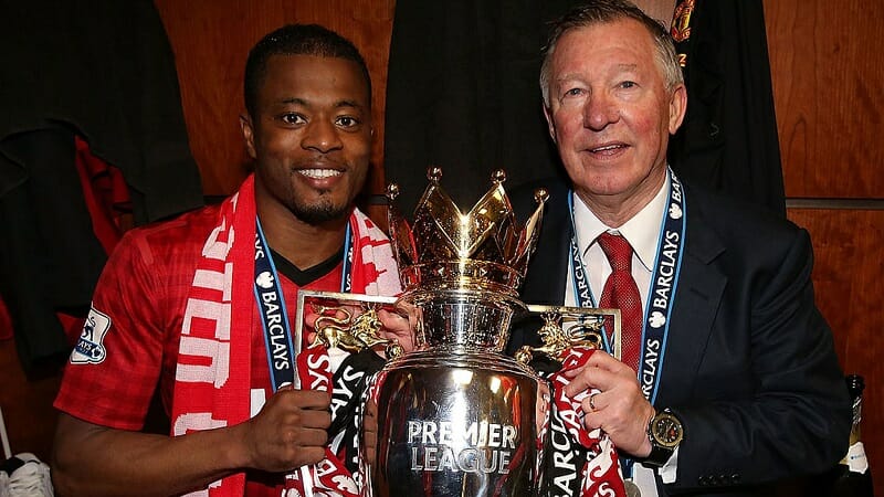 Evra giành nhiều danh hiệu cùng đội chủ sân Old Trafford.