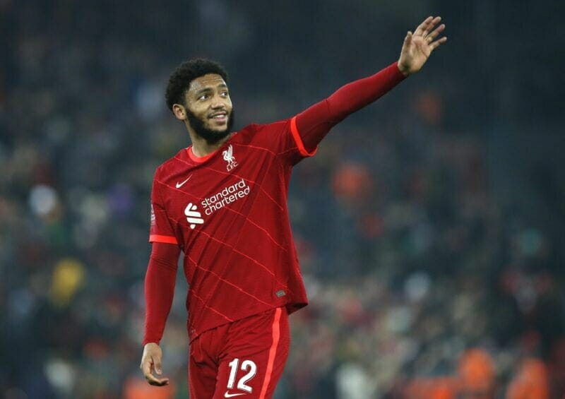 Joe Gomez lượt vào tầm ngắm Newcastle