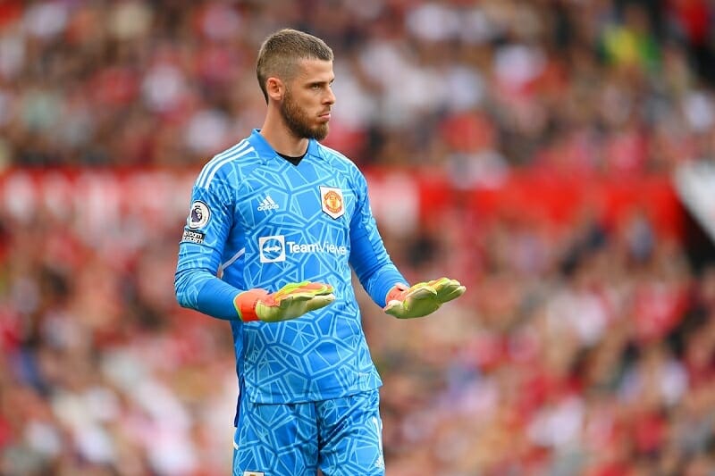 De Gea phải giảm lương để ở lại MU