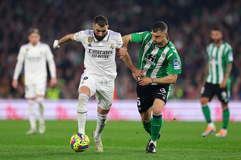 Benzema có ngày thi đấu nhạt nhòa