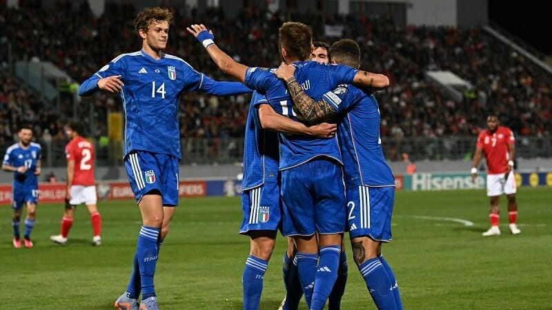 Azzurri dẫn trước 2 bàn ngay trong hiệp một