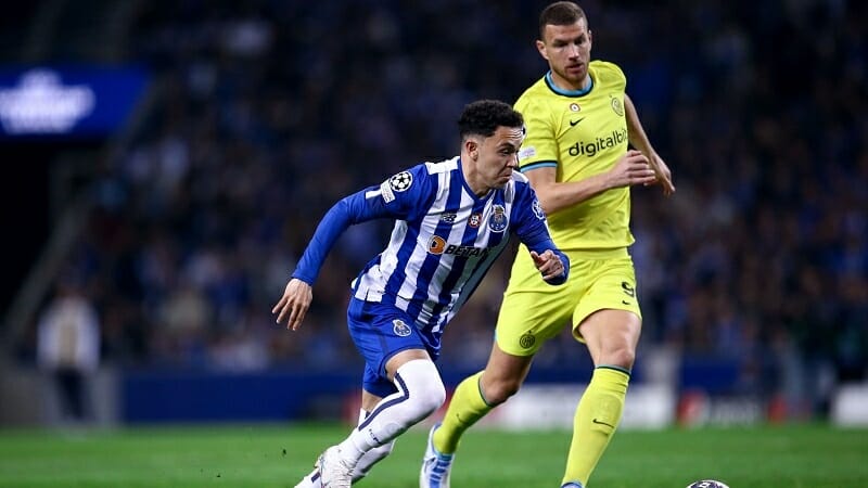 Porto ép sân ngay từ đầu trận