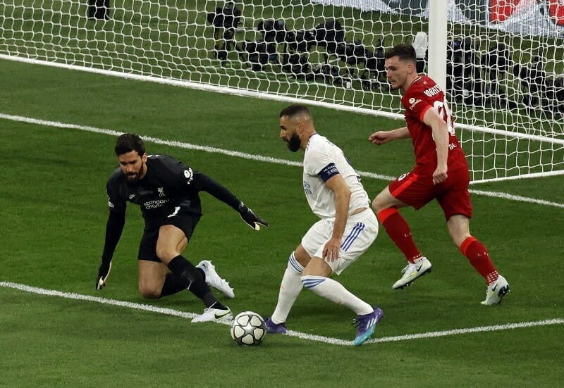 Real thắng Liverpool 6-3 trên sân khách ở lượt đi