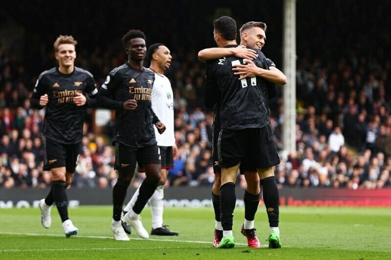 Trossard tỏa sáng trước Fulham