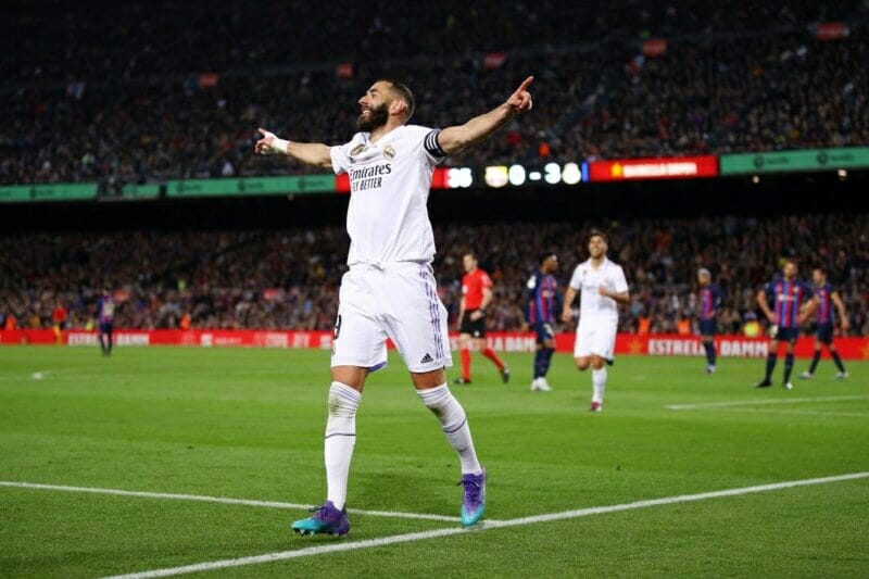 Benzema là người hùng của Real Madrid trong trận đại thắng tại Camp Nou