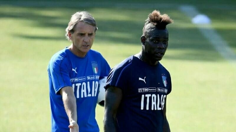 Mancini đóng cánh cửa với Balotelli