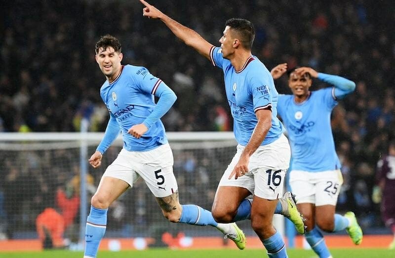 Stones đá cặp với Rodri giúp hàng tiền vệ Man City cần bằng hơn hẳn