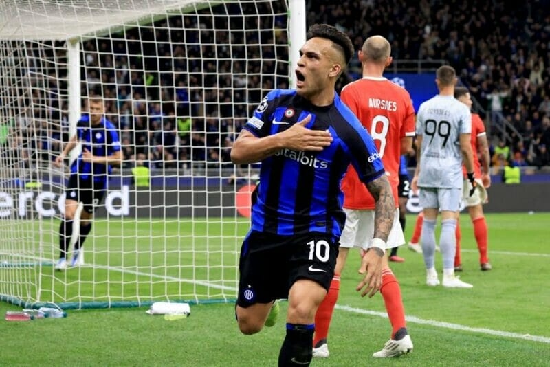 Lautaro Martinez đem về bàn thắng thứ 2 cho Inter Milan ở trận lượt về