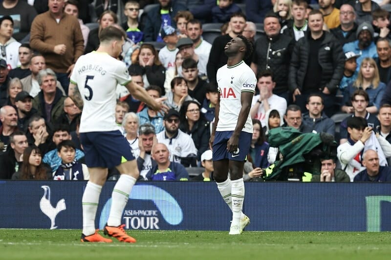 Đồng đội bị miệt thị, Hugo Lloris bày tỏ sự thất vọng với CĐV Spurs