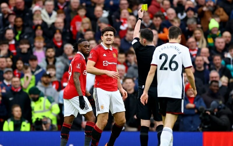 Maguire bị treo giò vì đã nhận thêm một thẻ vàng ở tứ kết FA Cup