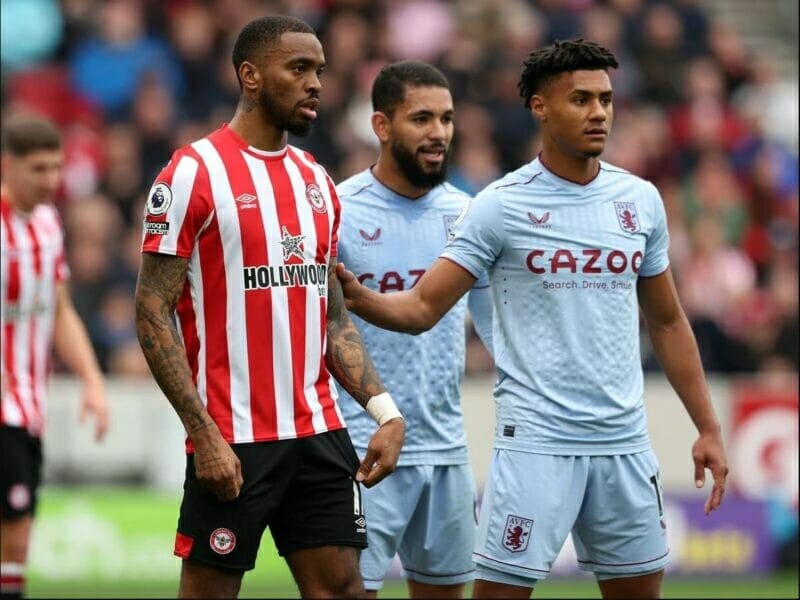 Ivan Toney và Ollie Watkins là 2 chân sút nội đáng chú ý nhất ở các đội bóng trung bình khá tại Premier League