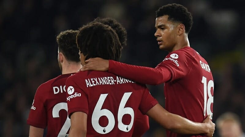 Alexander-Arnold lập cú đúp kiến tạo trước Leeds