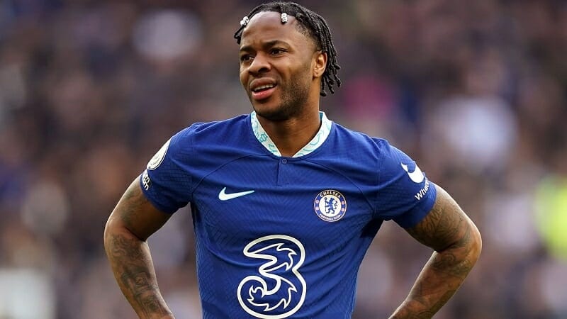 Sterling gặp khó trong mùa giải đầu tiên ở Chelsea